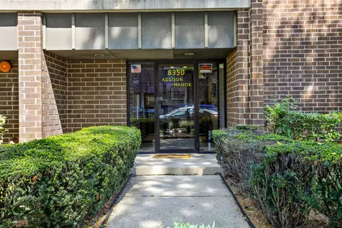 8350 W Addison St #205, Chicago, IL 60634