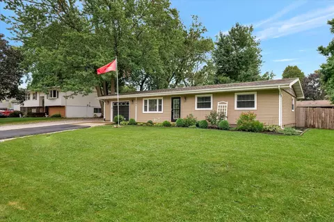 301 W Briarcliff Dr, Saint Joseph, IL 61873