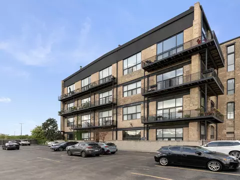 2614 N Clybourn Ave #204, Chicago, IL 60614