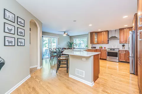 306 N Kent Rd, Mchenry, IL 60051 photo 12