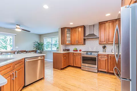 306 N Kent Rd, Mchenry, IL 60051 photo 10