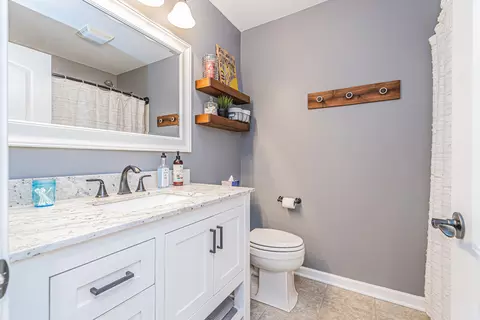 306 N Kent Rd, Mchenry, IL 60051 photo 25