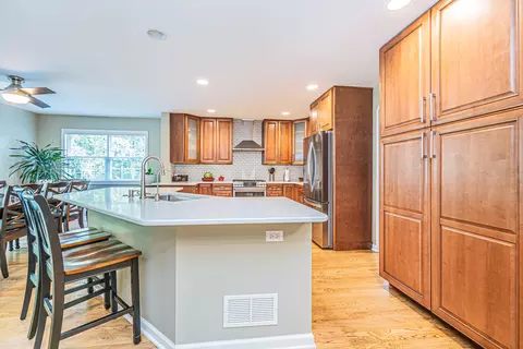 306 N Kent Rd, Mchenry, IL 60051 photo 7