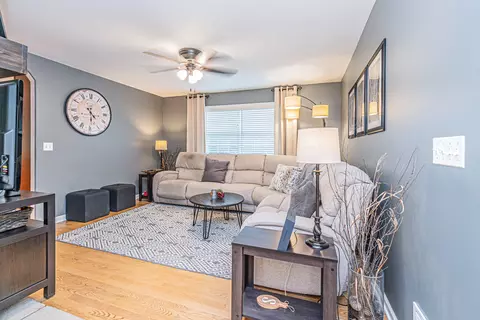 306 N Kent Rd, Mchenry, IL 60051 photo 16