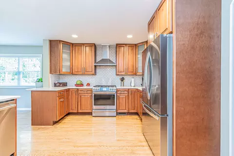 306 N Kent Rd, Mchenry, IL 60051 photo 5