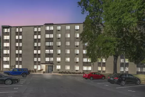 9725 S Karlov Ave #209, Oak Lawn, IL 60453