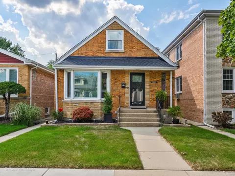 5650 N Meade Ave, Chicago, IL 60646