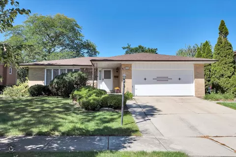15408 Walnut Rd, Oak Forest, IL 60452