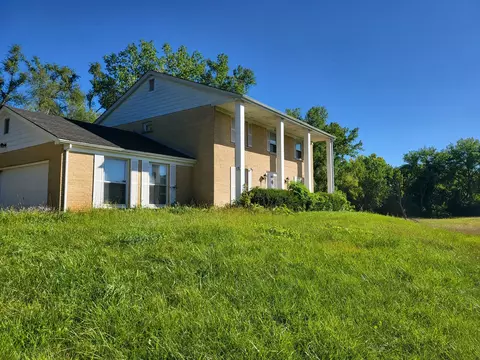71 Spring Creek Rd, Barrington Hills, IL 60010