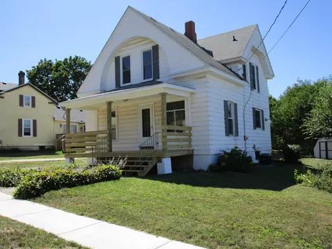 617 High St, Pecatonica, IL 61063 photo 2