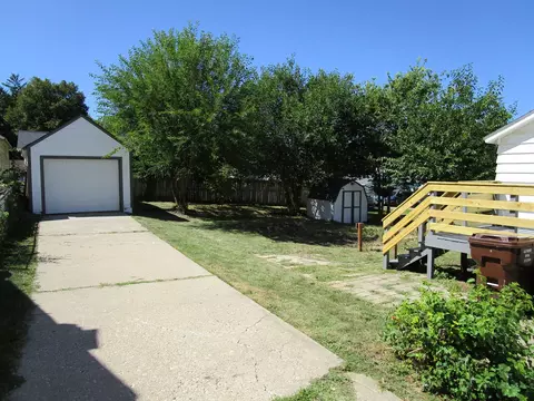617 High St, Pecatonica, IL 61063 photo 4