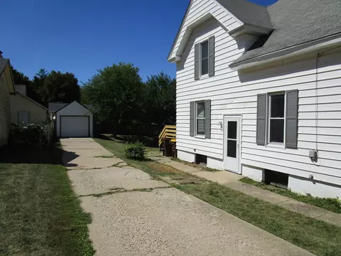 617 High St, Pecatonica, IL 61063 photo 3