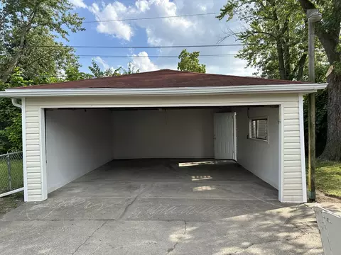 Undisclosed, Phoenix, IL 60426 photo 30