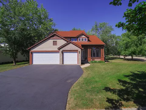 4876 W Heritage Ln, Wadsworth, IL 60083