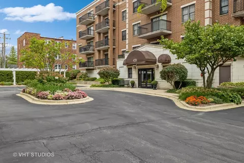 420 W Burlington Ave #203, La Grange, IL 60525