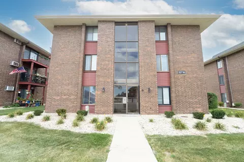 15716 Terrace Dr #RO3, Oak Forest, IL 60452