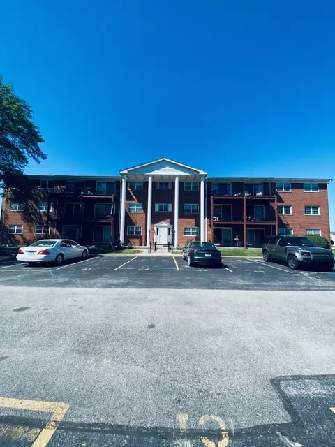 6135 W 94th St #C3, Oak Lawn, IL 60453
