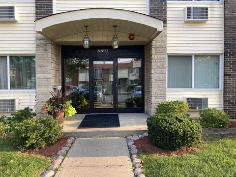 8892 Jody Ln #1G, Des Plaines, IL 60016