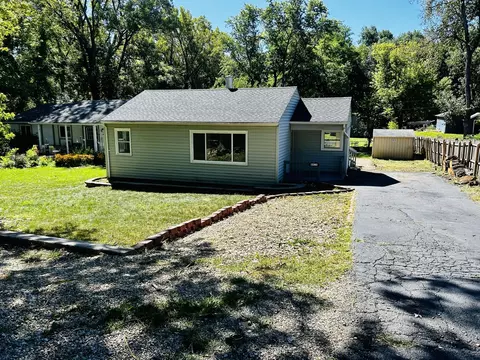 8915 Oriole Trl, Wonder Lake, IL 60097