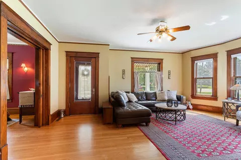 207 S Hayes St, Philo, IL 61864 photo 8