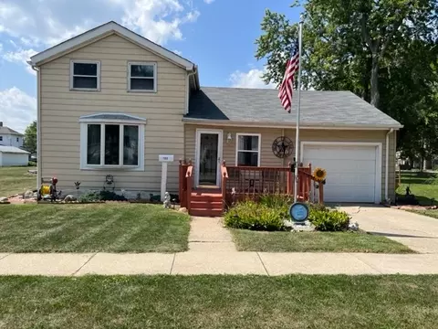 108 S 11th St, Rochelle, IL 61068