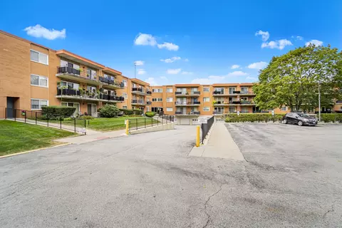940 Holbrook Rd #28C, Homewood, IL 60430