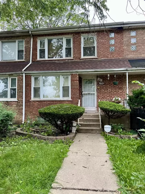 10906 S Eberhart Ave, Chicago, IL 60628