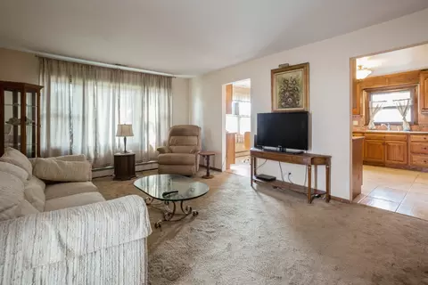 2740 Rusty Dr, Des Plaines, IL 60018 photo 2