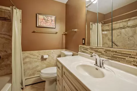 2740 Rusty Dr, Des Plaines, IL 60018 photo 6
