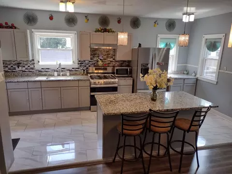 399 Jefferson Ave, Elgin, IL 60120 photo 4