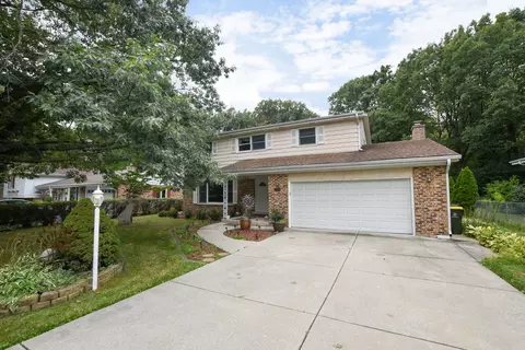 162 Montclare Ln, Wood Dale, IL 60191