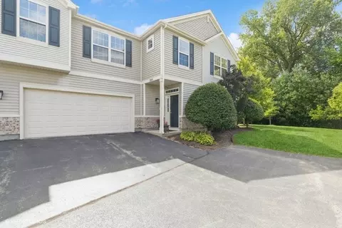205 Bakers Dr #205, Lakemoor, IL 60051