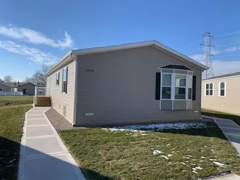 22358 S Cedar Dr, Channahon, IL 60410