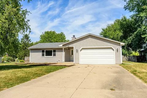 1412 Suzy St, Sandwich, IL 60548