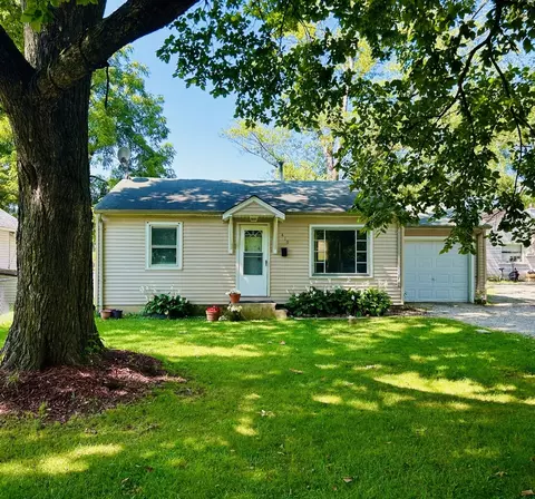 419 Blackhawk St, Joliet, IL 60432