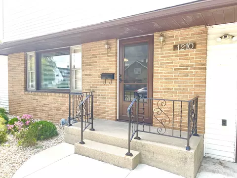 1210 Fulton St, Peru, IL 61354 photo 3
