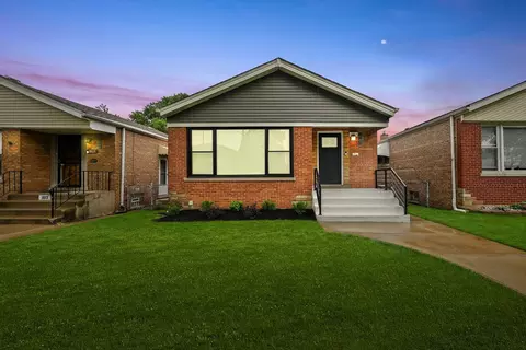 1913 E 93rd St, Chicago, IL 60617 photo 2