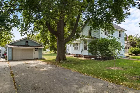 107 W Fillmore St, Philo, IL 61864 photo 3