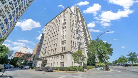 1200 N Lake Shore Dr #404, Chicago, IL 60610