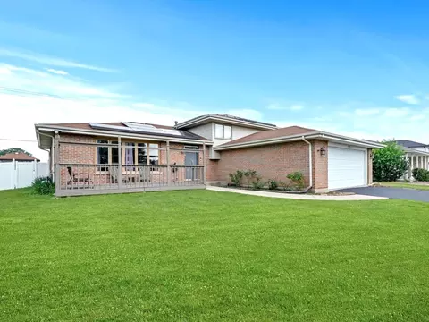 16155 Alexandria Dr, Tinley Park, IL 60477