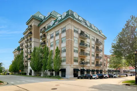 50 N Plum Grove Rd #511E, Palatine, IL 60067