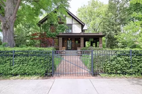 1012 W University Ave, Champaign, IL 61821