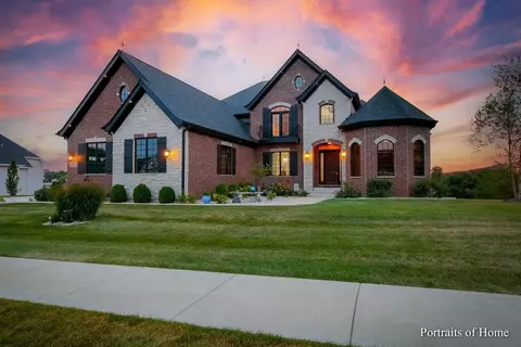 7365 Clubhouse Dr, Yorkville, IL 60560