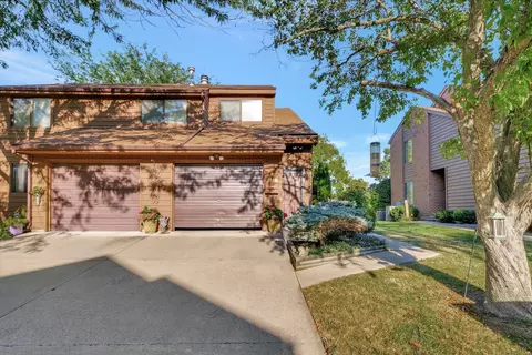 2116 Sunview Dr #2116, Champaign, IL 61821 photo 2