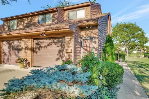 2116 Sunview Dr #2116, Champaign, IL 61821 photo 3