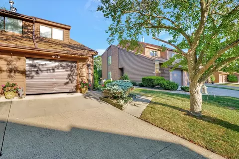 2116 Sunview Dr #2116, Champaign, IL 61821