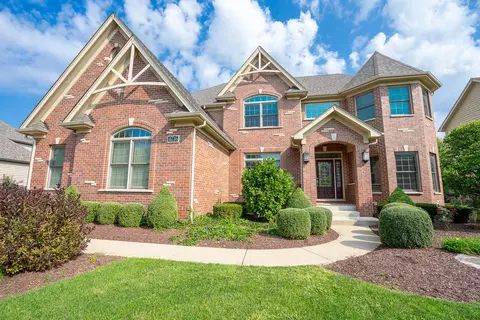 4716 Sassafras Ln, Naperville, IL 60564