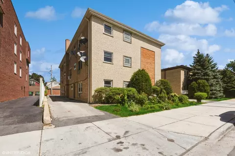 5830 W Lawrence Ave #1C, Chicago, IL 60630