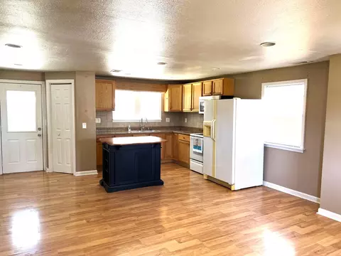 413 E Wabash Ave, Rantoul, IL 61866 photo 2