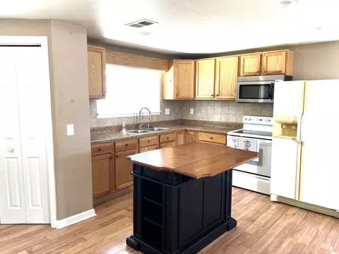 413 E Wabash Ave, Rantoul, IL 61866 photo 4